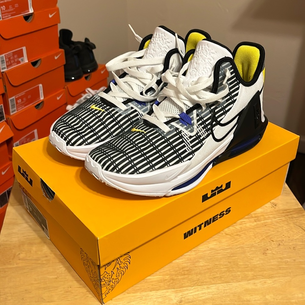 Nike Lebron Witness VI
